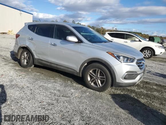 ✅ 2018 Hyundai Santa Fe 2.4L • VIN: 5XYZT3LB8JG572765 • Lot: 90464505. Listed on Copart with 113,756 mi. Free auction sales archive from the USA and detailed vehicle history report at DreamBid. Image 4.