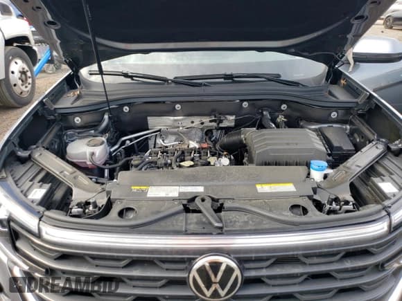 ✅ 2024 Volkswagen Atlas SE • VIN: 1V2LE2CA8RC243404 • Lot: 82175435. Listed on Copart with 13,617 mi. Free auction sales archive from the USA and detailed vehicle history report at DreamBid. Image 12.