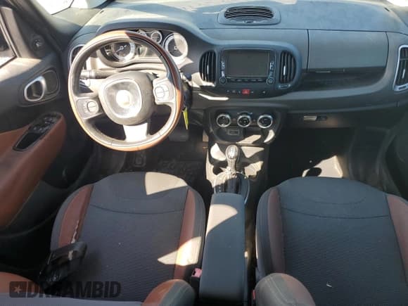 ✅ 2015 FIAT 500L Urbana Trekking • VIN: ZFBCFADH0FZ034528 • Lot: 86087475. Wystawiony na Copart z przebiegiem 103 306 mil. Bezpłatny archiwum sprzedaży aukcyjnych z USA i szczegółowy raport historii pojazdu na DreamBid. Zdjęcie 8.