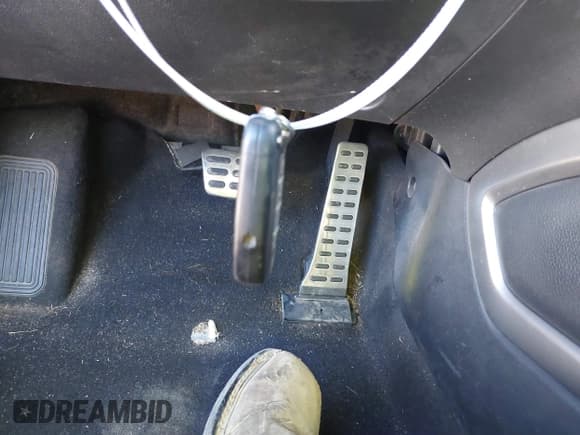 ✅ 2013 Hyundai Veloster Turbo • VIN: KMHTC6AE6DU162372 • Lot: 41481820. Wystawiony na IAAI z przebiegiem 105 650 mil. Bezpłatny archiwum sprzedaży aukcyjnych z USA i szczegółowy raport historii pojazdu na DreamBid. Zdjęcie 11.