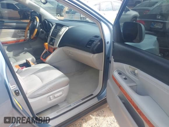 ✅ 2004 Lexus RX 330 • VIN: 2T2GA31U64C017360 • Lot: 43079661. Listed on IAAI with 279,655 mi. Free auction sales archive from the USA and detailed vehicle history report at DreamBid. Image 5.