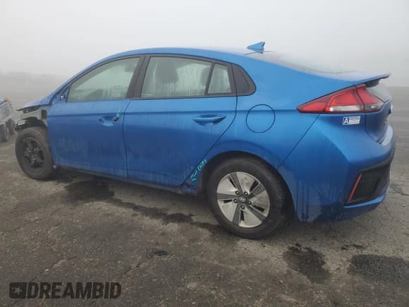 ✅ 2018 Hyundai Ioniq Blue • VIN: KMHC65LCXJU063675 • Лот: 83433294. Опубликован ранее на Copart с пробегом 296 462 миль. Бесплатный доступ к архиву аукционных продаж из США и подробный отчёт об истории автомобиля на DreamBid. Изображение 2.