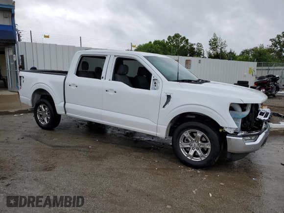 ✅ 2022 Ford F-150 XL • VIN: 1FTEW1C52NFA41980 • Lot: 56712895. Wystawiony na Copart z przebiegiem 15 181 mil. Bezpłatny archiwum sprzedaży aukcyjnych z USA i szczegółowy raport historii pojazdu na DreamBid. Zdjęcie 4.
