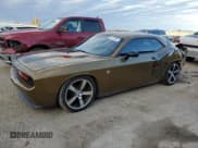 ✅ 2013 Dodge Challenger R/T Classic • VIN: 2C3CDYBT0DH523998 • Lot: 81181944. Wystawiony na Copart z przebiegiem 102 111 mil. Bezpłatny archiwum sprzedaży aukcyjnych z USA i szczegółowy raport historii pojazdu na DreamBid. Zdjęcie 1.