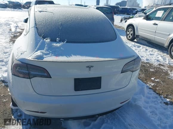 ✅ 2021 Tesla Model 3 Performance • VIN: 5YJ3E1EC1MF063445 • Lot: 41293243. Wystawiony na IAAI z przebiegiem 43 143 mil. Bezpłatny archiwum sprzedaży aukcyjnych z USA i szczegółowy raport historii pojazdu na DreamBid. Zdjęcie 16.