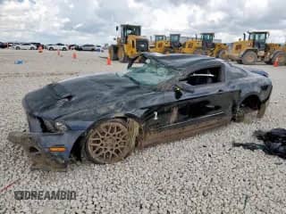 2014 Ford Mustang Shelby GT500 с VIN 1ZVBP8JZ3E5263221, выставлен на аукционе Copart как лот 62369915 с пробегом Не указан миль и На запчасти • Non repairable. История ставок и продаж доступна на DreamBid. Изображение 1.
