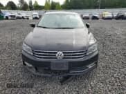 ✅ 2016 Volkswagen Passat SE • VIN: 1VWBT7A30GC002435 • Lot: 71648775. Wystawiony na Copart z przebiegiem 198 087 mil. Bezpłatny archiwum sprzedaży aukcyjnych z USA i szczegółowy raport historii pojazdu na DreamBid. Zdjęcie 5.
