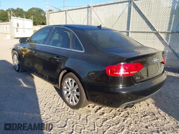 ✅ 2011 Audi A4 Premium Plus • VIN: WAUFFAFL7BN005067 • Lot: 43449748. Wystawiony na IAAI z przebiegiem 98 284 mil. Bezpłatny archiwum sprzedaży aukcyjnych z USA i szczegółowy raport historii pojazdu na DreamBid. Zdjęcie 3.