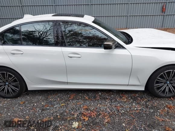 ✅ 2020 BMW 3 Series M340i xDrive • VIN: WBA5U9C01LFH09483 • Lot: 43579055. Wystawiony na IAAI z przebiegiem 26 564 mil. Bezpłatny archiwum sprzedaży aukcyjnych z USA i szczegółowy raport historii pojazdu na DreamBid. Zdjęcie 13.