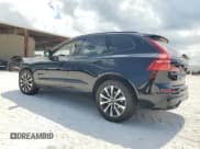 ✅ 2024 Volvo XC60 Core Dark Theme • VIN: YV4L12RK2R1761594 • Lot: 58273565. Wystawiony na Copart z przebiegiem 14 481 mil. Bezpłatny archiwum sprzedaży aukcyjnych z USA i szczegółowy raport historii pojazdu na DreamBid. Zdjęcie 2.