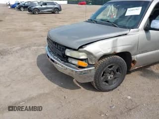 ✅ 2002 Chevrolet Silverado 1500 LS • VIN: 2GCEC19T121299523 • Lot: 42681962. Wystawiony na IAAI z przebiegiem Nie podano. Bezpłatny archiwum sprzedaży aukcyjnych z USA i szczegółowy raport historii pojazdu na DreamBid. Zdjęcie 6.