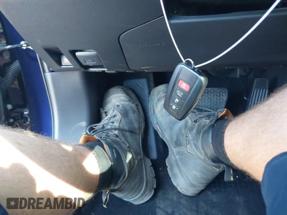 ✅ 2024 Toyota RAV4 Hybrid XLE Premium • VIN: JTMB6RFV3RJ041700 • Lot: 42171568. Listed on IAAI with 10,452 mi. Free auction sales archive from the USA and detailed vehicle history report at DreamBid. Image 11.