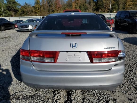 ✅ 2004 Honda Accord EX • VIN: 1HGCM66534A017741 • Лот: 92408425. Опубликован ранее на Copart с пробегом 242 726 миль. Бесплатный доступ к архиву аукционных продаж из США и подробный отчёт об истории автомобиля на DreamBid. Изображение 6.