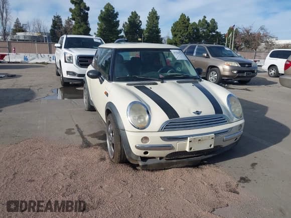 ✅ 2003 MINI Hardtop • VIN: WMWRC33473TC42303 • Лот: 41264575. Опубликован ранее на IAAI с пробегом 159 290 миль. Бесплатный доступ к архиву аукционных продаж из США и подробный отчёт об истории автомобиля на DreamBid. Изображение 1.