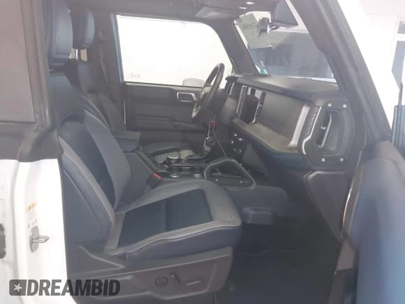 ✅ 2024 Ford Bronco Outer Banks • VIN: 1FMDE8BH4RLB07869 • Лот: 43905481. Опубликован ранее на IAAI с пробегом 4 185 миль. Бесплатный доступ к архиву аукционных продаж из США и подробный отчёт об истории автомобиля на DreamBid. Изображение 5.