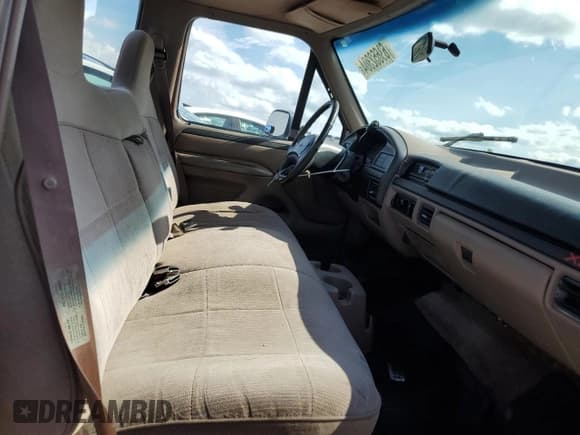 ✅ 1996 Ford F-250 • VIN: 2FTHF25H2TCA22414 • Lot: 63652304. Listed on Copart with 171,455 mi. Free auction sales archive from the USA and detailed vehicle history report at DreamBid. Image 10.