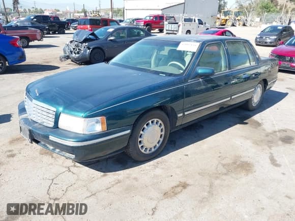 ✅ 1998 Cadillac DeVille • VIN: 1G6KD54Y5WU715824 • Lot: 42002150. Wystawiony na IAAI z przebiegiem Nie podano. Bezpłatny archiwum sprzedaży aukcyjnych z USA i szczegółowy raport historii pojazdu na DreamBid. Zdjęcie 2.