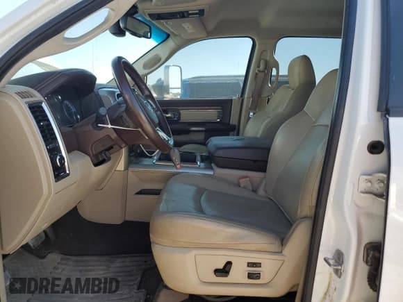 ✅ 2013 Ram 3500 • VIN: 3C63R3MTXDG574607 • Lot: 76043574. Wystawiony na Copart z przebiegiem 208 541 mil. Bezpłatny archiwum sprzedaży aukcyjnych z USA i szczegółowy raport historii pojazdu na DreamBid. Zdjęcie 7.