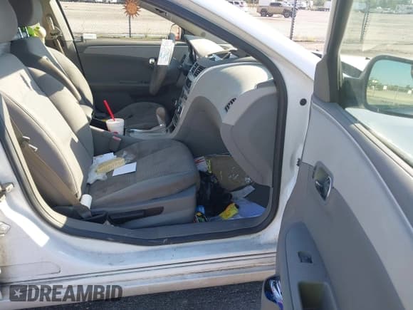 ✅ 2010 Chevrolet Malibu 1LS • VIN: 1G1ZB5EBXA4141816 • Лот: 43379201. Опубликован ранее на IAAI с пробегом 95 182 миль. Бесплатный доступ к архиву аукционных продаж из США и подробный отчёт об истории автомобиля на DreamBid. Изображение 5.