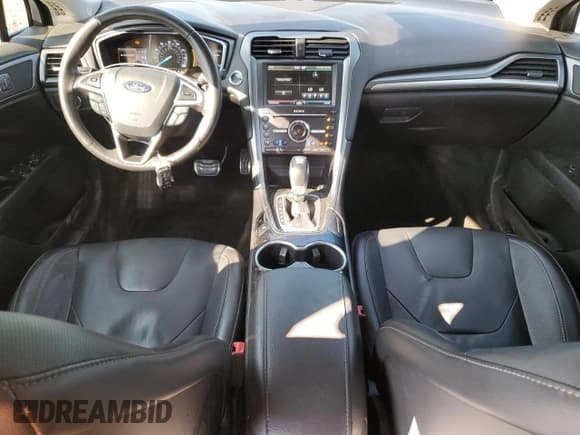 ✅ 2016 Ford Fusion Titanium • VIN: 3FA6P0D90GR103241 • Lot: 80495005. Wystawiony na Copart z przebiegiem 262 340 mil. Bezpłatny archiwum sprzedaży aukcyjnych z USA i szczegółowy raport historii pojazdu na DreamBid. Zdjęcie 8.