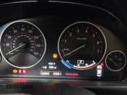 ✅ 2017 BMW 3 Series 330i xDrive • VIN: WBA8D9G39HNU62404 • Lot: 43562315. Wystawiony na IAAI z przebiegiem 126 662 mil. Bezpłatny archiwum sprzedaży aukcyjnych z USA i szczegółowy raport historii pojazdu na DreamBid. Zdjęcie 7.