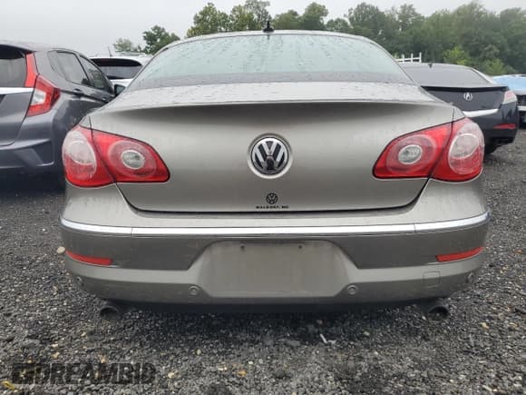 ✅ 2009 Volkswagen CC 4Motion • VIN: WVWGU73C19E526431 • Лот: 69520435. Опубликован ранее на Copart с пробегом 175 939 миль. Бесплатный доступ к архиву аукционных продаж из США и подробный отчёт об истории автомобиля на DreamBid. Изображение 6.