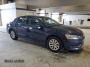 ✅ 2015 Volkswagen Passat Wolfsburg Edition • VIN: 1VWAT7A3XFC013386 • Lot: 71516635. Wystawiony na Copart z przebiegiem 231 003 mil. Bezpłatny archiwum sprzedaży aukcyjnych z USA i szczegółowy raport historii pojazdu na DreamBid. Zdjęcie 4.