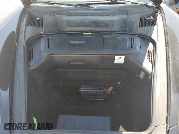 ✅ 2005 Porsche Boxster S • VIN: WP0CB29895U731604 • Lot: 64851025. Wystawiony na Copart z przebiegiem 151 190 mil. Bezpłatny archiwum sprzedaży aukcyjnych z USA i szczegółowy raport historii pojazdu na DreamBid. Zdjęcie 11.