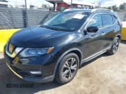 ✅ 2017 Nissan Rogue SV • VIN: 5N1AT2MT3HC806058 • Lot: 41745734. Wystawiony na IAAI z przebiegiem 47 246 mil. Bezpłatny archiwum sprzedaży aukcyjnych z USA i szczegółowy raport historii pojazdu na DreamBid. Zdjęcie 17.