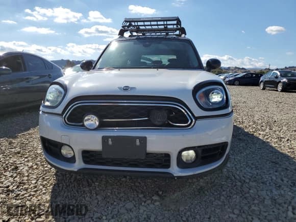 ✅ 2019 MINI Countryman Cooper S • VIN: WMZYT5C55K3G93179 • Lot: 82586985. Wystawiony na Copart z przebiegiem 53 860 mil. Bezpłatny archiwum sprzedaży aukcyjnych z USA i szczegółowy raport historii pojazdu na DreamBid. Zdjęcie 5.