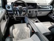 ✅ 2021 Mercedes-Benz G 63 AMG • VIN: W1NYC7HJ8MX392764 • Lot: 55893784. Wystawiony na Copart z przebiegiem 33 008 mil. Bezpłatny archiwum sprzedaży aukcyjnych z USA i szczegółowy raport historii pojazdu na DreamBid. Zdjęcie 8.
