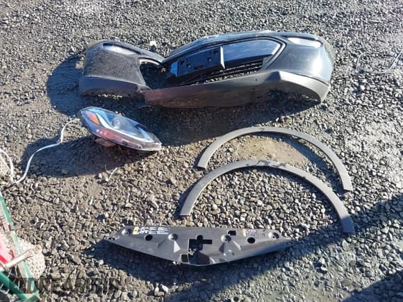 ✅ 2018 Chevrolet Bolt EV Premier • VIN: 1G1FX6S0XJ4108876 • Lot: 41396471. Wystawiony na IAAI z przebiegiem 39 533 mil. Bezpłatny archiwum sprzedaży aukcyjnych z USA i szczegółowy raport historii pojazdu na DreamBid. Zdjęcie 12.