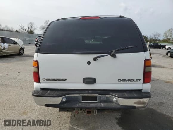 ✅ 2001 Chevrolet Suburban LS • VIN: 3GNEC16T31G111229 • Лот: 51053805. Опубликован ранее на Copart с пробегом 235 889 миль. Бесплатный доступ к архиву аукционных продаж из США и подробный отчёт об истории автомобиля на DreamBid. Изображение 6.