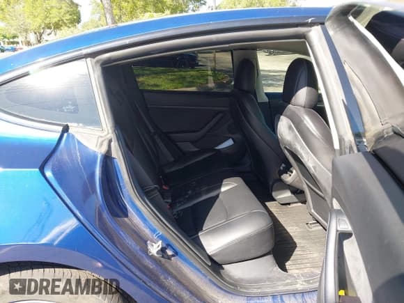 ✅ 2022 Tesla Model 3 • VIN: 5YJ3E1EA7NF189941 • Lot: 43455997. Wystawiony na IAAI z przebiegiem 30 876 mil. Bezpłatny archiwum sprzedaży aukcyjnych z USA i szczegółowy raport historii pojazdu na DreamBid. Zdjęcie 8.