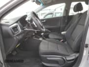 ✅ 2020 Kia Rio S • VIN: 3KPA25AD0LE306463 • Lot: 90092355. Wystawiony na Copart z przebiegiem 140 513 mil. Bezpłatny archiwum sprzedaży aukcyjnych z USA i szczegółowy raport historii pojazdu na DreamBid. Zdjęcie 7.