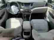 2017 Hyundai Tucson Sport z VIN KM8J3CA25HU422861, wystawiony jako Copart lot #70654465 z przebiegiem 72 376 mil mil oraz Nie do naprawy • Non repairable. Historia ofert i sprzedaży dostępna na DreamBid. Obrazek 8.