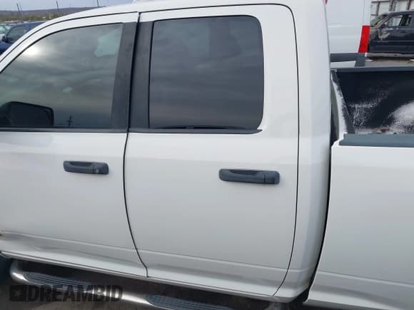 ✅ 2009 Dodge 1500 SLT • VIN: 1D3HB18PX9S700623 • Lot: 41617857. Wystawiony na IAAI z przebiegiem 231 055 mil. Bezpłatny archiwum sprzedaży aukcyjnych z USA i szczegółowy raport historii pojazdu na DreamBid. Zdjęcie 14.