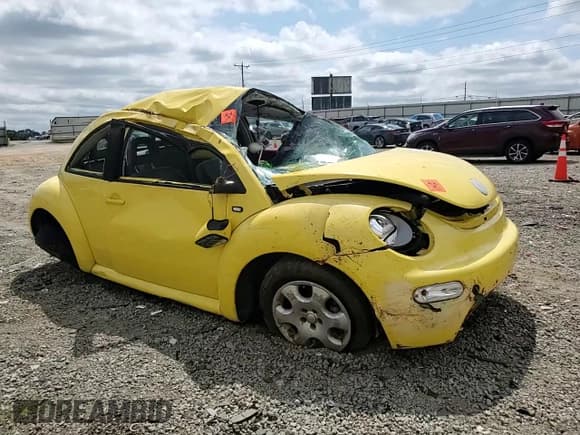 ✅ 2002 Volkswagen Beetle GL • VIN: 3VWBK21C52M428599 • Lot: 69605265. Listed on Copart with 140,454 mi. Free auction sales archive from the USA and detailed vehicle history report at DreamBid. Image 13.