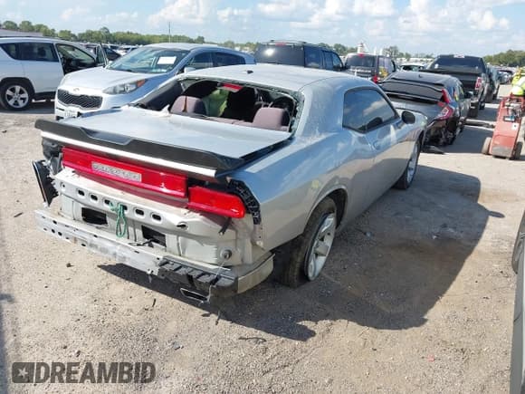 ✅ 2012 Dodge Challenger SXT Plus • VIN: 2C3CDYAG2CH134430 • Лот: 43382408. Опубликован ранее на IAAI с пробегом Не указан. Бесплатный доступ к архиву аукционных продаж из США и подробный отчёт об истории автомобиля на DreamBid. Изображение 4.