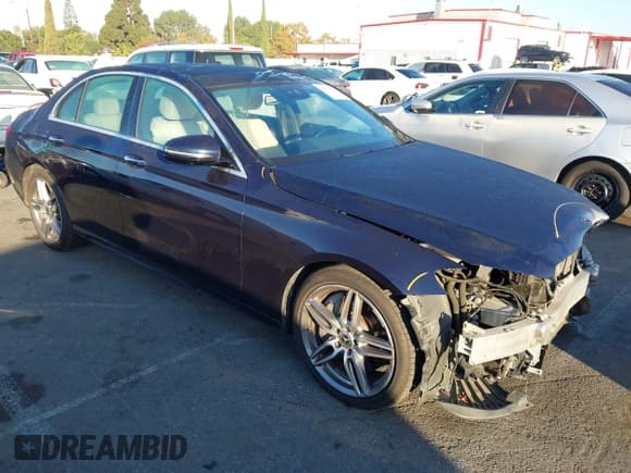 ✅ 2019 Mercedes-Benz E 300 • VIN: WDDZF4JB9KA679153 • Lot: 43559045. Wystawiony na IAAI z przebiegiem 56 340 mil. Bezpłatny archiwum sprzedaży aukcyjnych z USA i szczegółowy raport historii pojazdu na DreamBid. Zdjęcie 1.