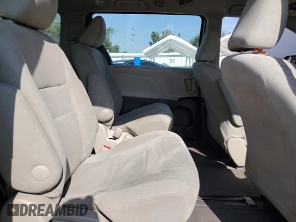 ✅ 2017 Toyota Sienna L • VIN: 5TDZZ3DC5HS818108 • Lot: 91511045. Listed on Copart with 65,766 mi. Free auction sales archive from the USA and detailed vehicle history report at DreamBid. Image 11.