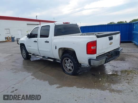 ✅ 2008 Chevrolet Silverado 1500 1LT • VIN: 3GCEC13J58G287768 • Lot: 43327078. Listed on IAAI with 326,464 mi. Free auction sales archive from the USA and detailed vehicle history report at DreamBid. Image 3.