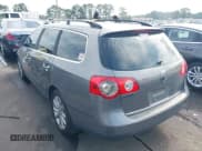 ✅ 2007 Volkswagen Passat Lux • VIN: WVWTK93C57E016743 • Lot: 42621572. Listed on IAAI with 188,513 mi. Free auction sales archive from the USA and detailed vehicle history report at DreamBid. Image 3.