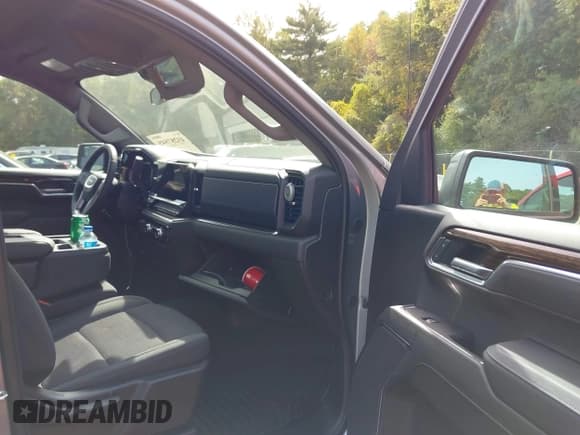 ✅ 2025 GMC Sierra 1500 Elevation • VIN: 1GTRUJEK4SZ135850 • Лот: 43287545. Опубликован ранее на IAAI с пробегом 777 миль. Бесплатный доступ к архиву аукционных продаж из США и подробный отчёт об истории автомобиля на DreamBid. Изображение 5.