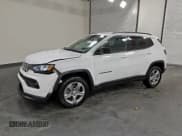 ✅ 2024 Jeep Compass Latitude • VIN: 3C4NJDBN3RT604189 • Лот: 94272155. Опубликован ранее на Copart с пробегом 27 194 миль. Бесплатный доступ к архиву аукционных продаж из США и подробный отчёт об истории автомобиля на DreamBid. Изображение 1.