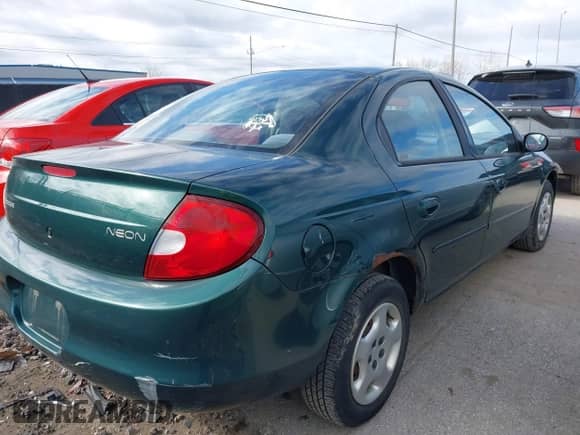 2000 Dodge Neon Highline with VIN 1B3ES46C3YD711254, listed as a IAAI auction lot 41823240 with 44,729 mi miles and . Bid and sale history available at DreamBid. Image 4.