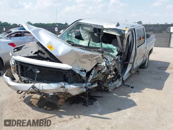 2017 Chevrolet Silverado 1500 LT with VIN 3GCUKREC4HG504058, listed as a IAAI auction lot 43038017 with Not provided miles and . Bid and sale history available at DreamBid. Image 16.