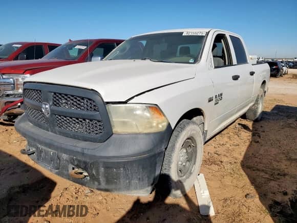2019 Ram 1500 Tradesman z VIN 1C6RR7ST9KS672201, wystawiony jako Copart lot #82155275 z przebiegiem 136 786 mil mil oraz Szkoda całkowita • Salvage title. Historia ofert i sprzedaży dostępna na DreamBid. Obrazek 1.