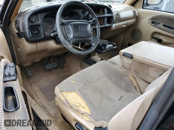 ✅ 2001 Dodge 2500 • VIN: 3B7KF23Z91G819745 • Lot: 92161415. Wystawiony na Copart z przebiegiem 188 021 mil. Bezpłatny archiwum sprzedaży aukcyjnych z USA i szczegółowy raport historii pojazdu na DreamBid. Zdjęcie 8.