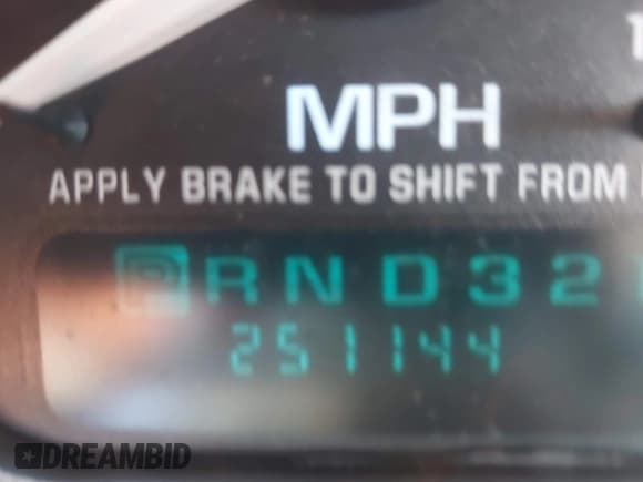 ✅ 2002 Chevrolet Silverado 2500HD LS • VIN: 1GCHK23U12F181911 • Lot: 42744638. Wystawiony na IAAI z przebiegiem 251 144 mil. Bezpłatny archiwum sprzedaży aukcyjnych z USA i szczegółowy raport historii pojazdu na DreamBid. Zdjęcie 15.